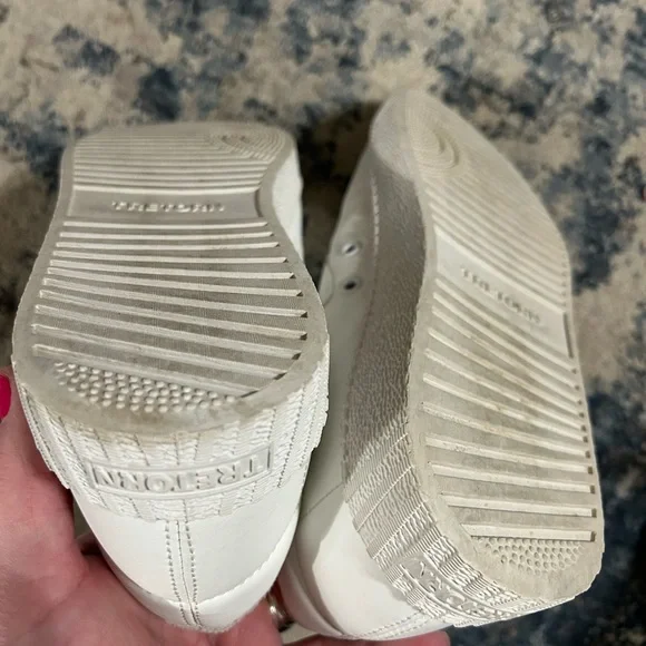 Tretorn Women's White Athletic Shoes - Picture 5 of 6